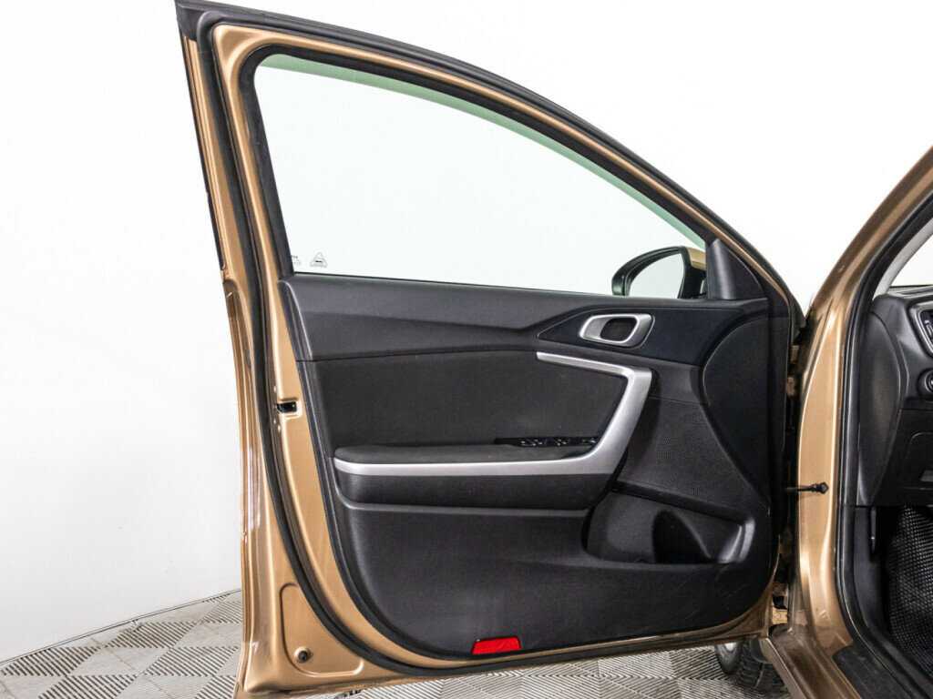 Купить Kia Ceed с пробегом. Фото: #21