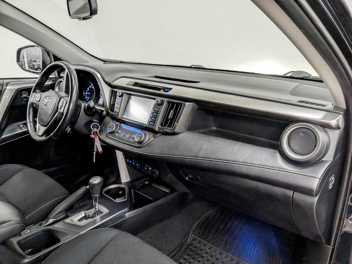 Купить Toyota RAV4 с пробегом. Фото: #10