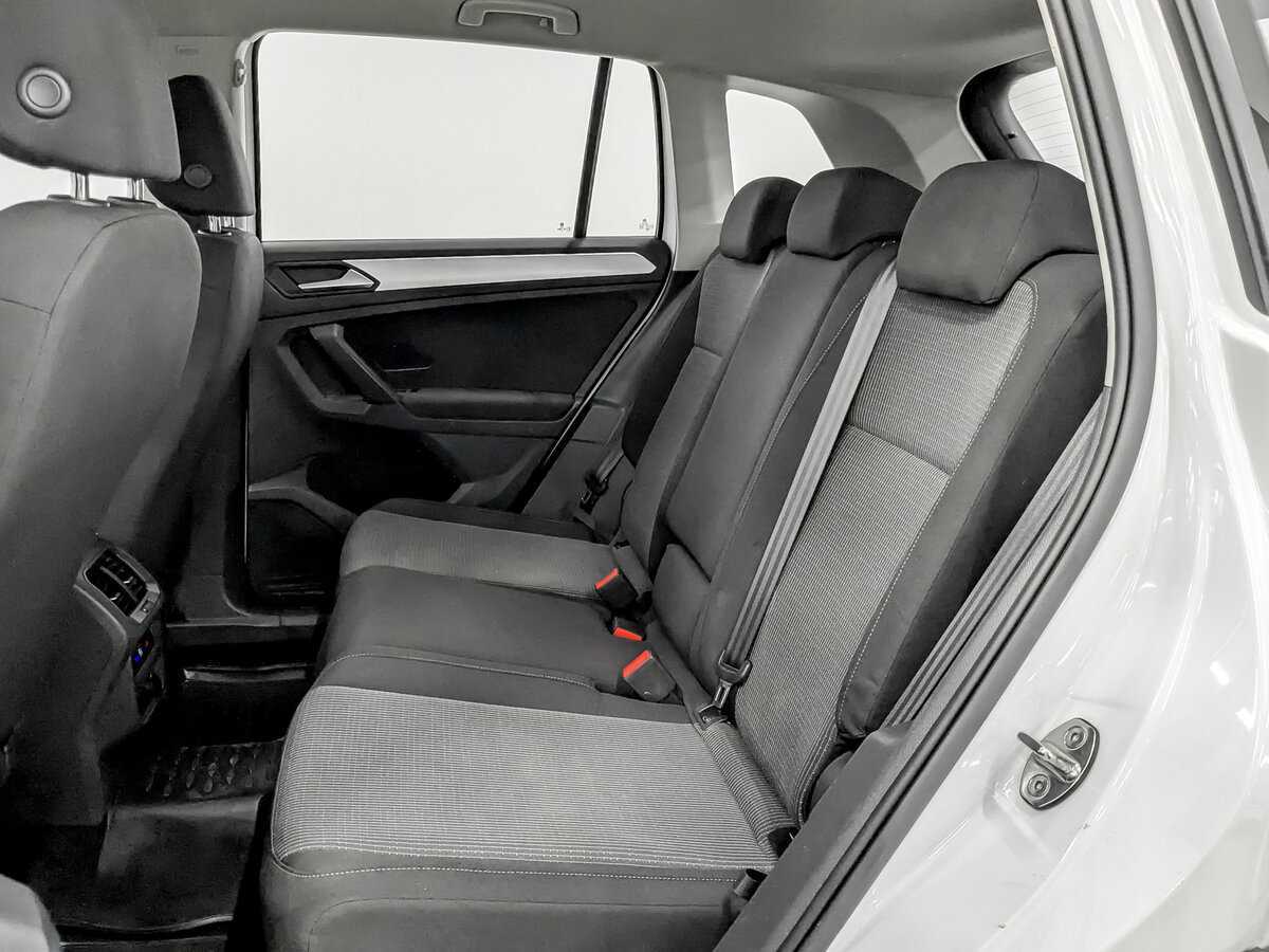 Купить Volkswagen Tiguan с пробегом. Фото: #11