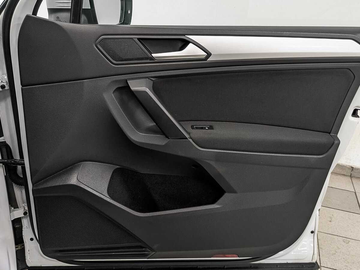 Купить Volkswagen Tiguan с пробегом. Фото: #21