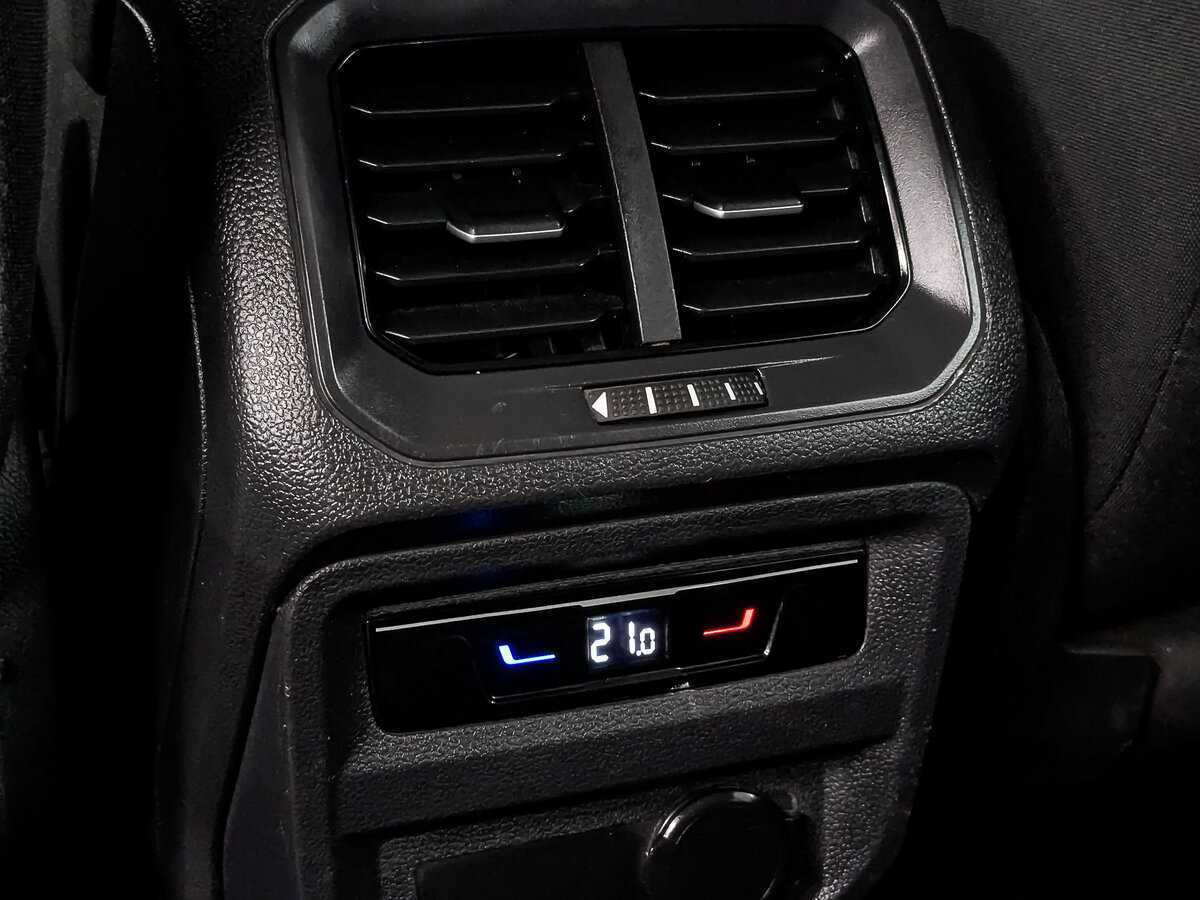 Купить Volkswagen Tiguan с пробегом. Фото: #28