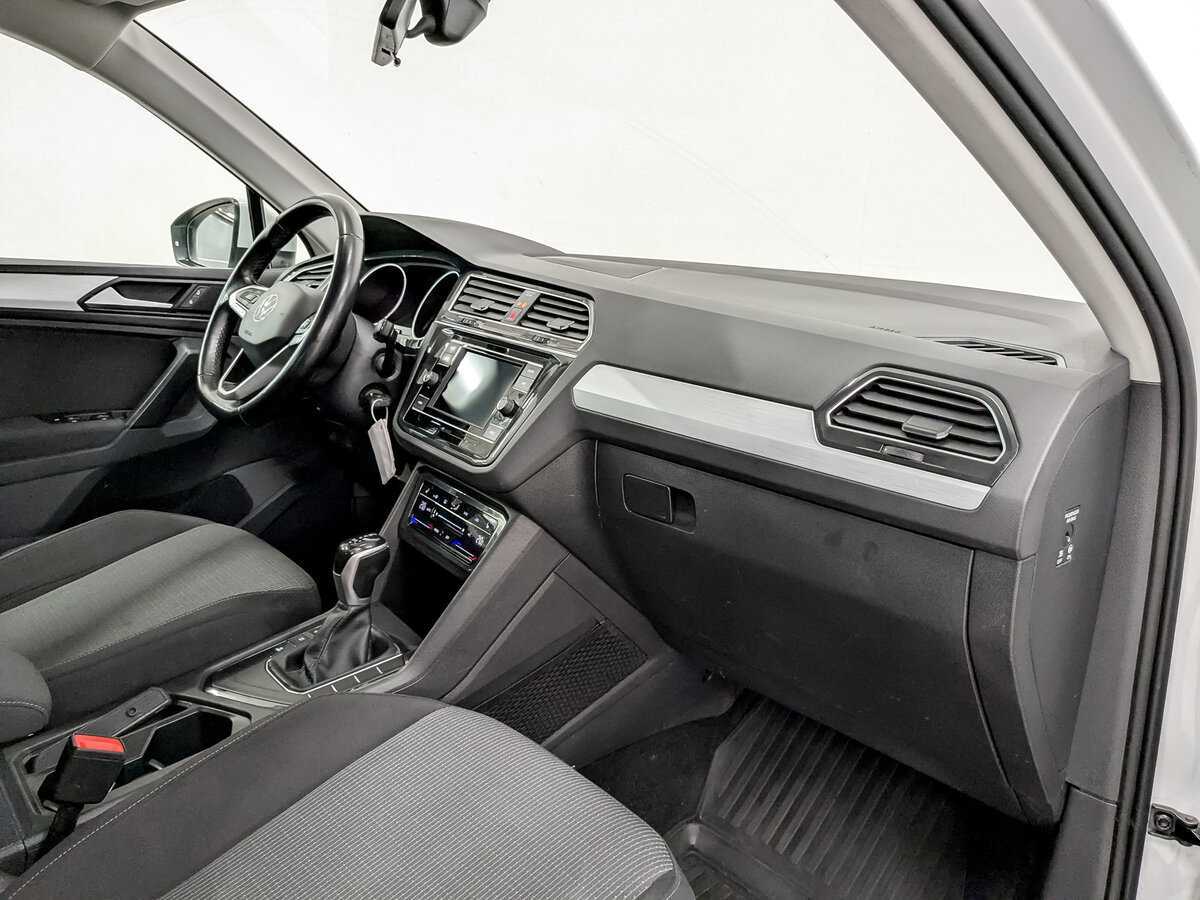 Купить Volkswagen Tiguan с пробегом. Фото: #10