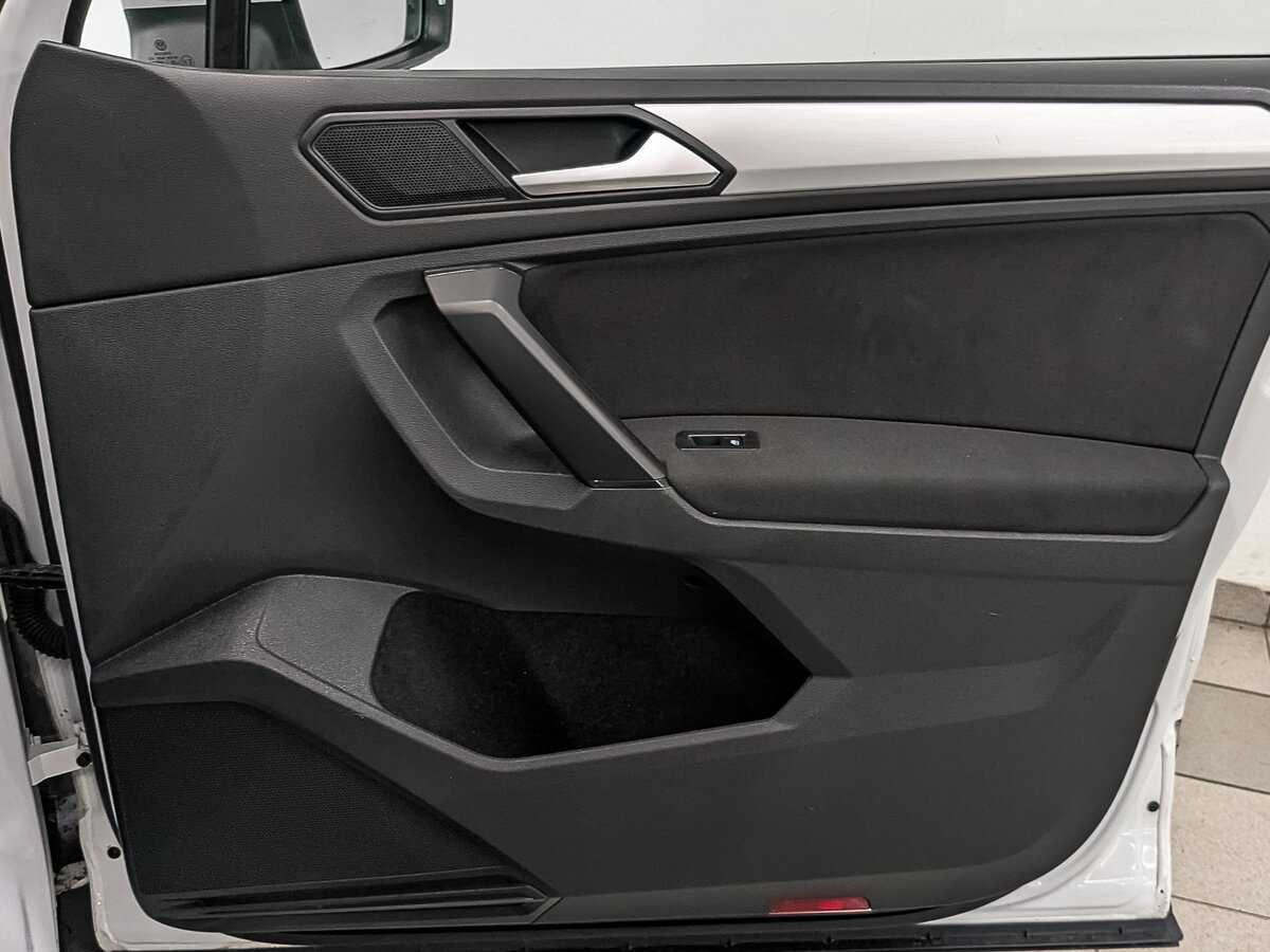 Купить Volkswagen Tiguan с пробегом. Фото: #22
