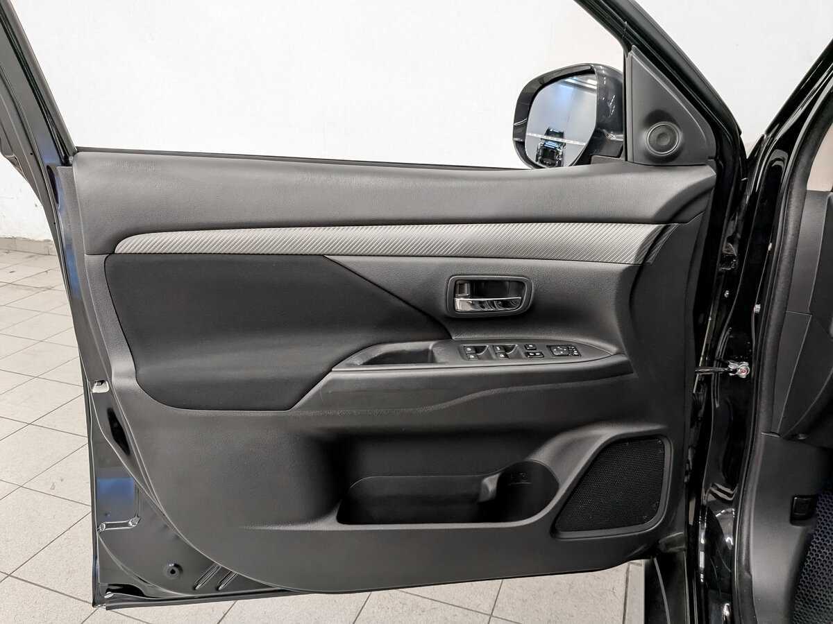 Купить Mitsubishi Outlander с пробегом. Фото: #16
