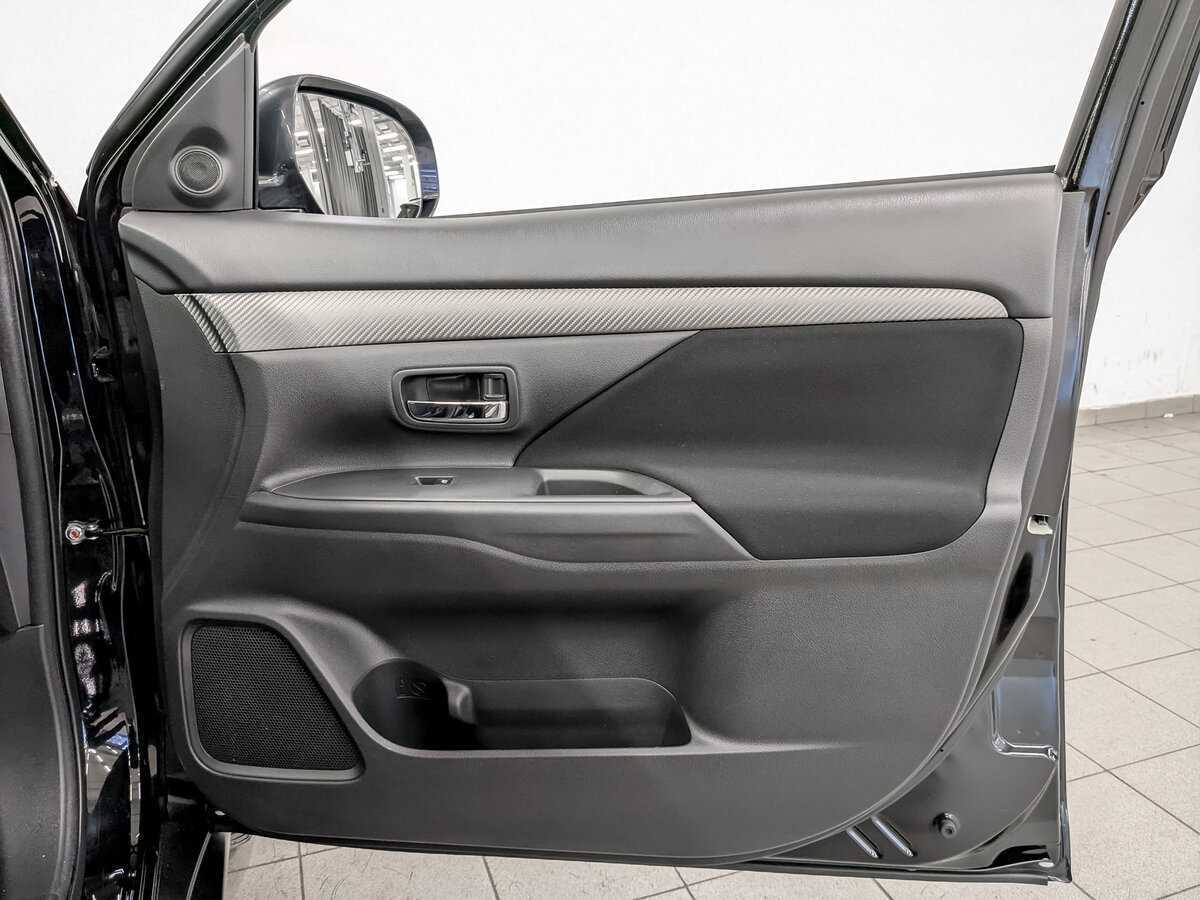 Купить Mitsubishi Outlander с пробегом. Фото: #21