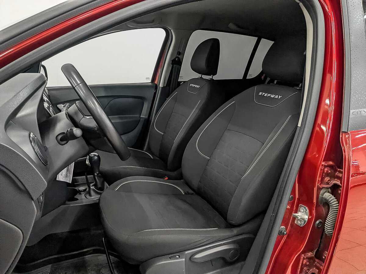 Купить Renault Sandero с пробегом. Фото: #17