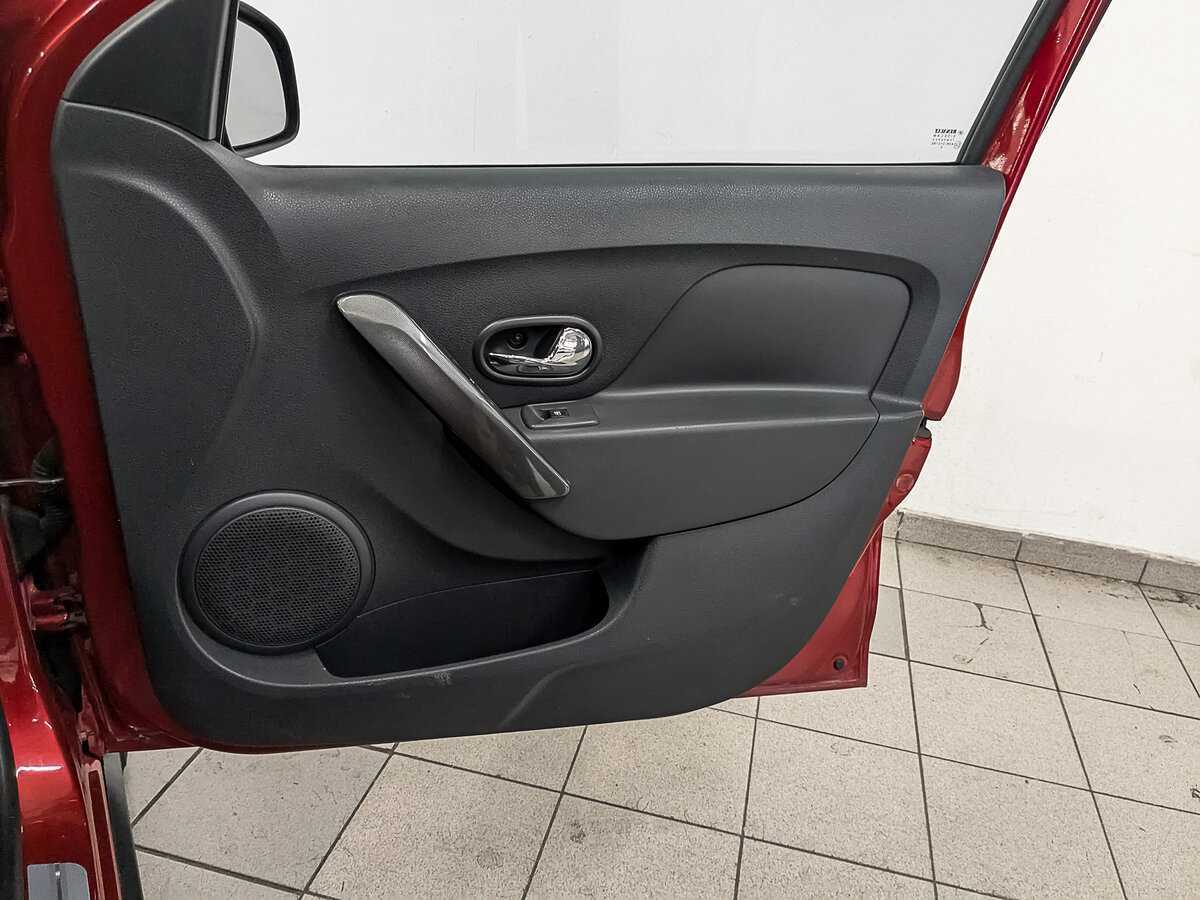 Купить Renault Sandero с пробегом. Фото: #22