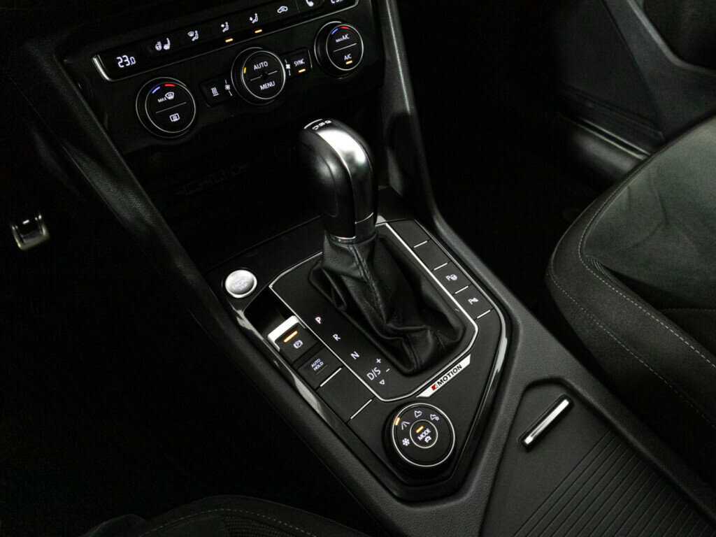 Купить Volkswagen Tiguan с пробегом. Фото: #18