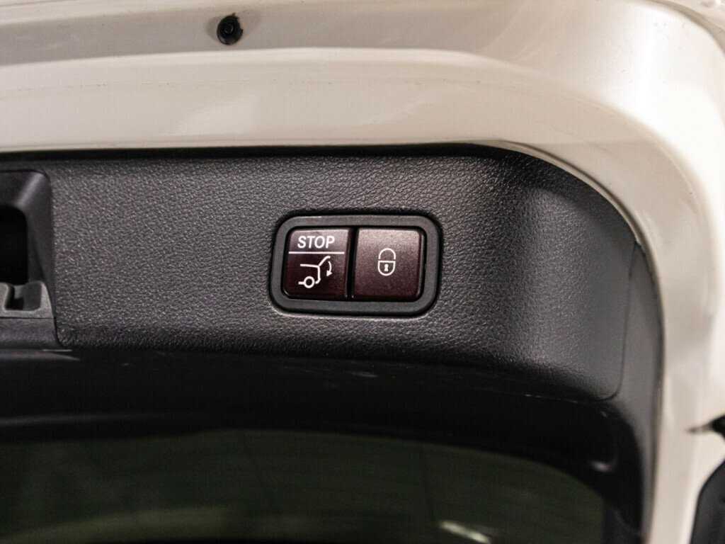 Купить Mercedes-Benz M-Класс с пробегом. Фото: #12