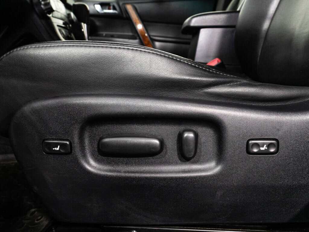 Купить Toyota Highlander с пробегом. Фото: #15