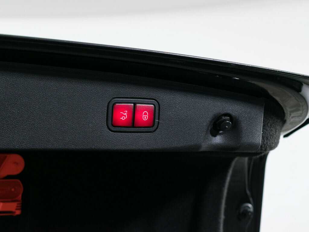 Купить Mercedes-Benz E-Класс с пробегом. Фото: #7