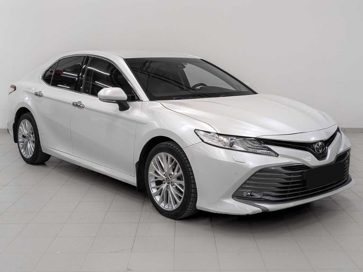 Купить Toyota Camry с пробегом. Фото: #2