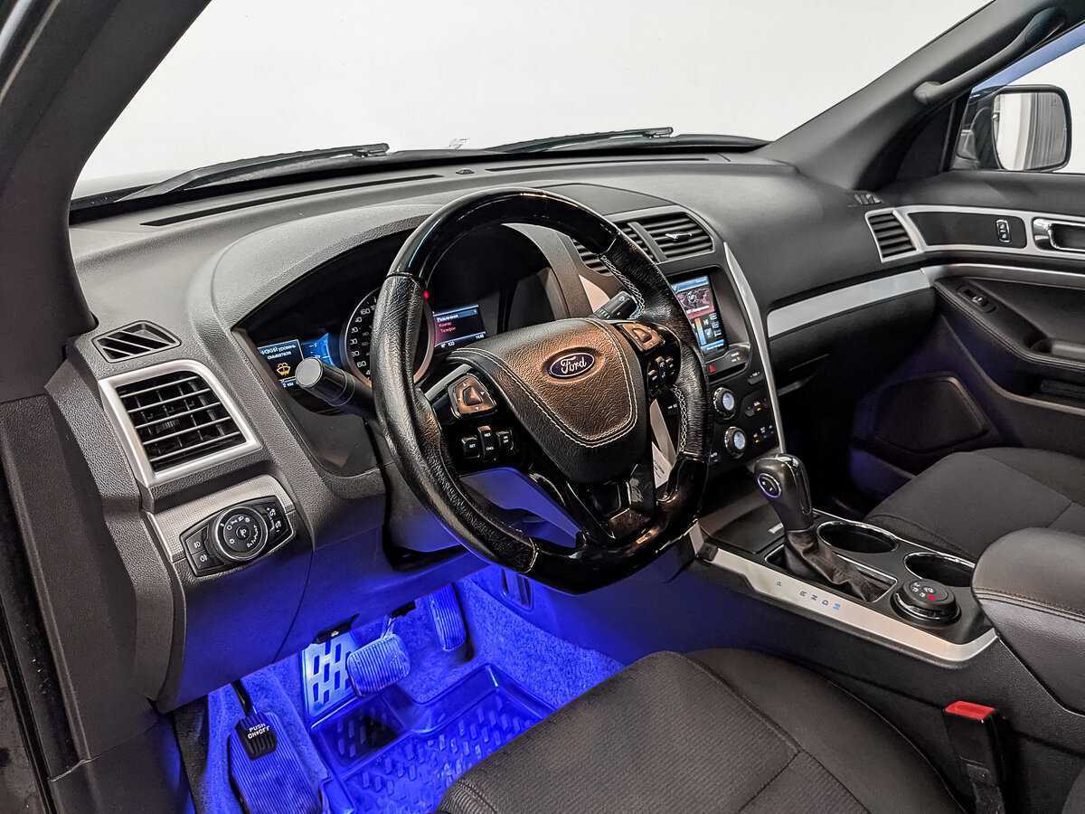 Купить Ford Explorer с пробегом. Фото: #14