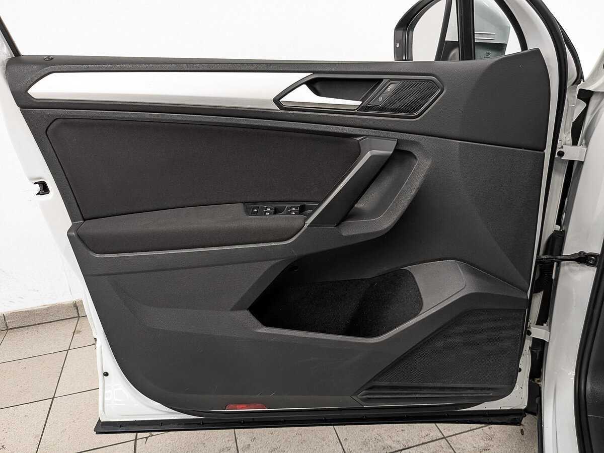 Купить Volkswagen Tiguan с пробегом. Фото: #15