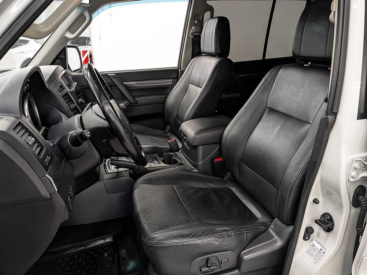 Купить Mitsubishi Pajero с пробегом. Фото: #19