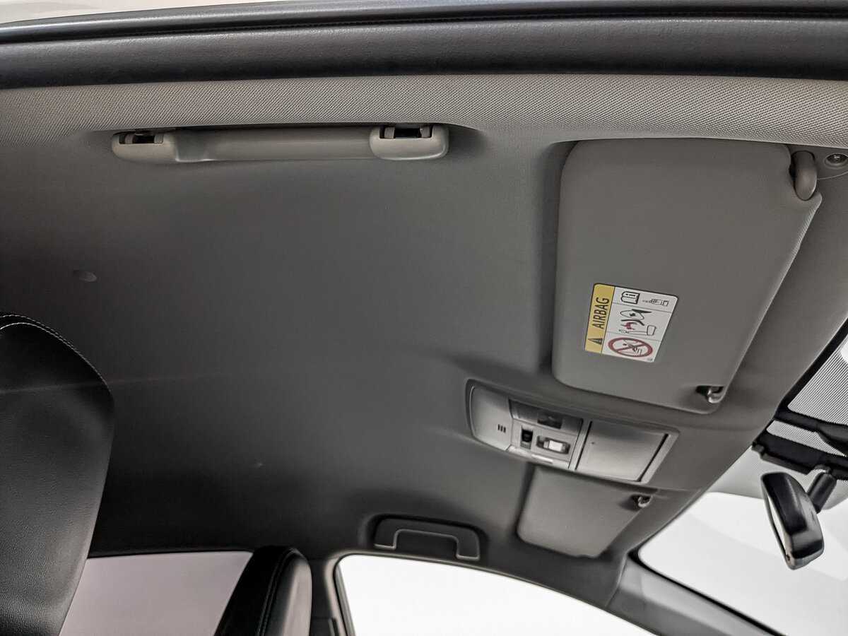 Купить Toyota RAV4 с пробегом. Фото: #20