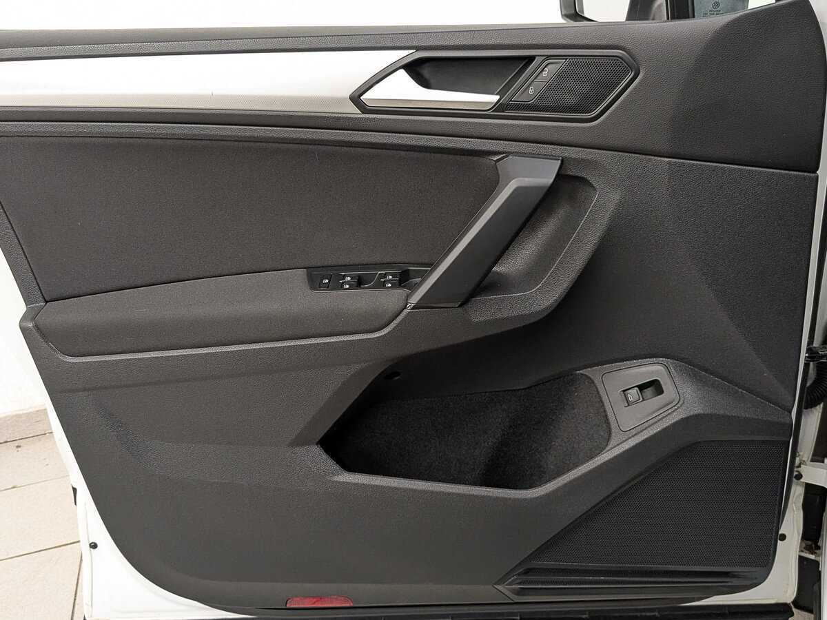 Купить Volkswagen Tiguan с пробегом. Фото: #18