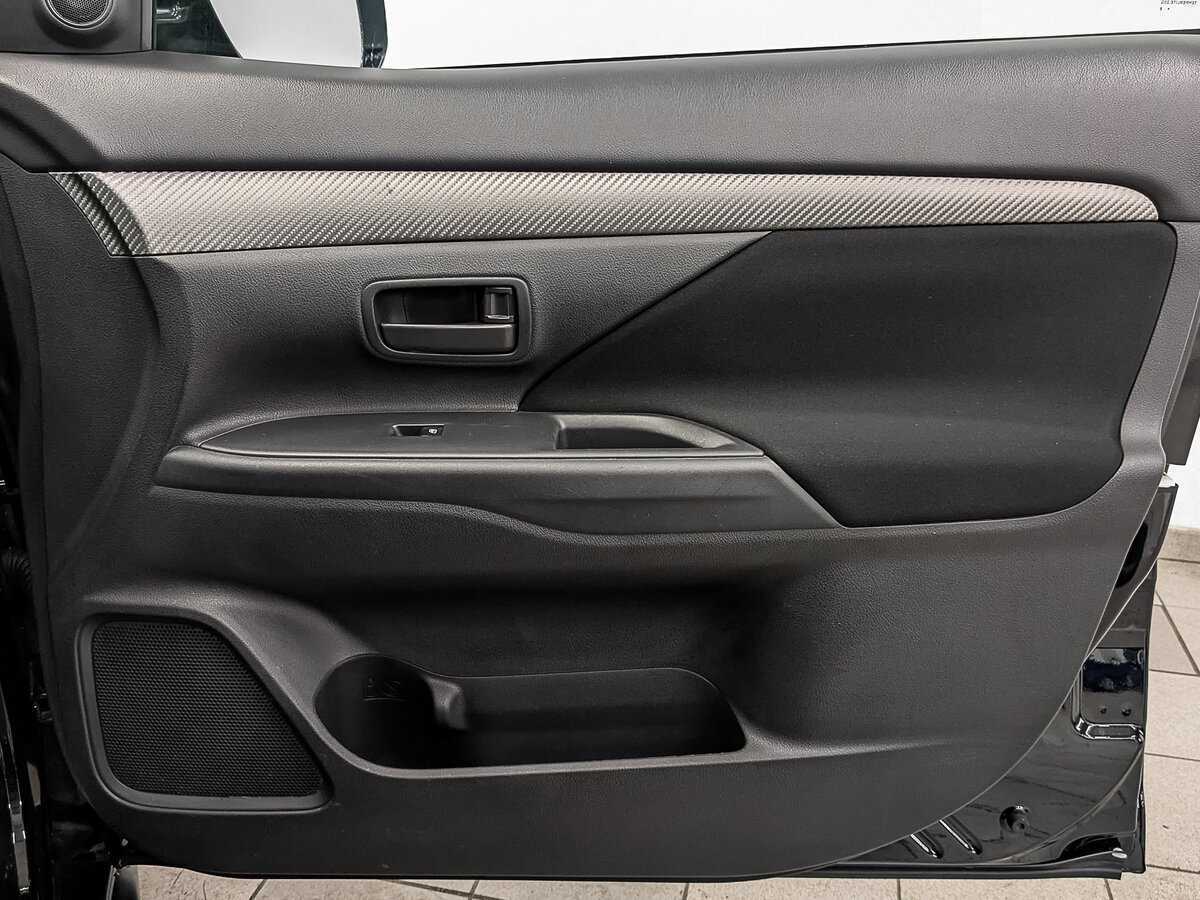 Купить Mitsubishi Outlander с пробегом. Фото: #23