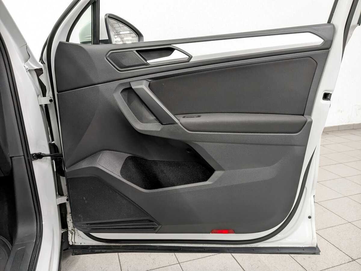 Купить Volkswagen Tiguan с пробегом. Фото: #21