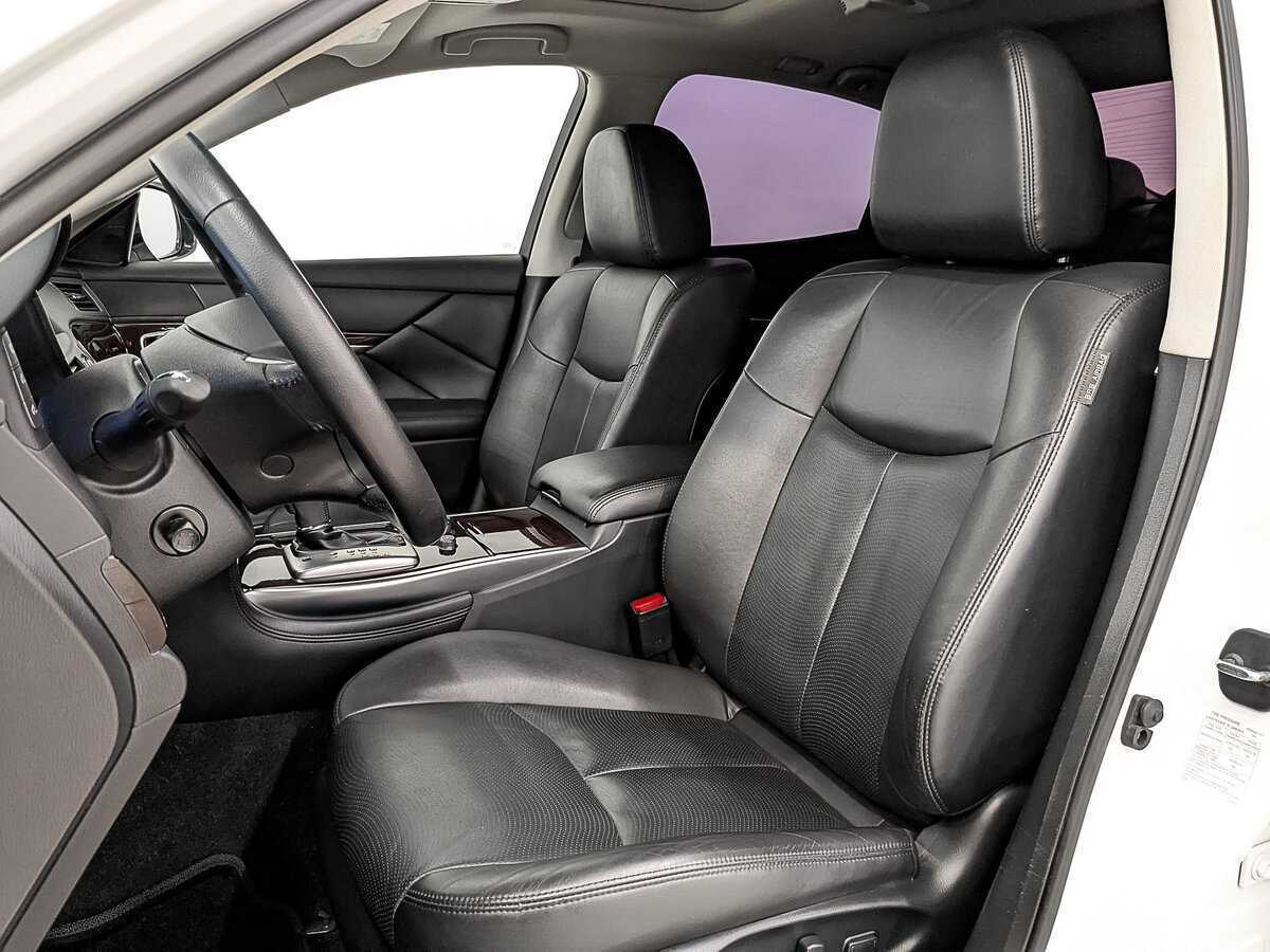 Купить Infiniti Q70 с пробегом. Фото: #19