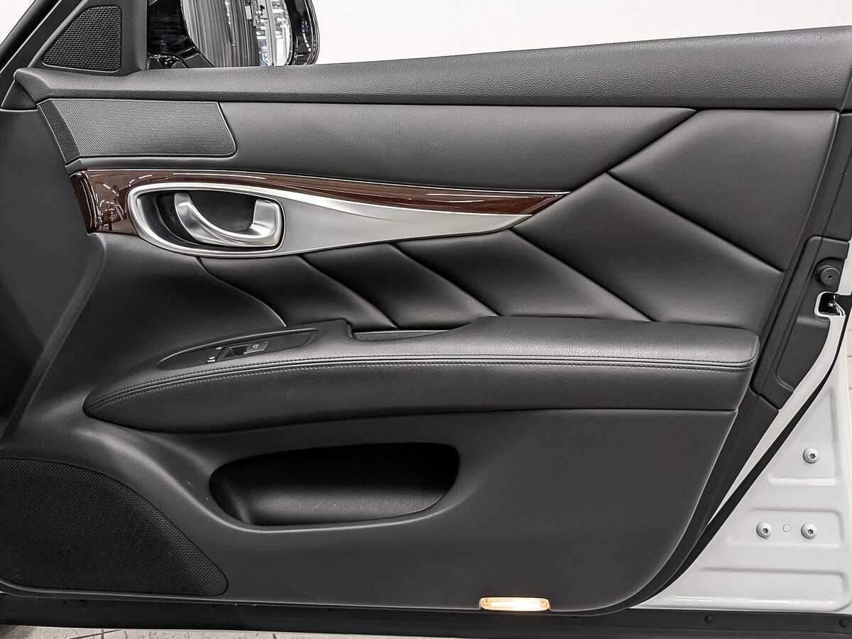 Купить Infiniti Q70 с пробегом. Фото: #24