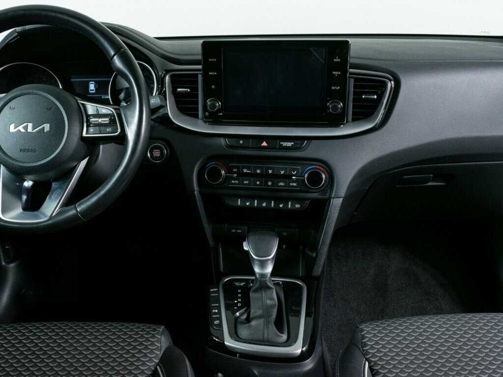 Купить Kia Ceed с пробегом. Фото: #8