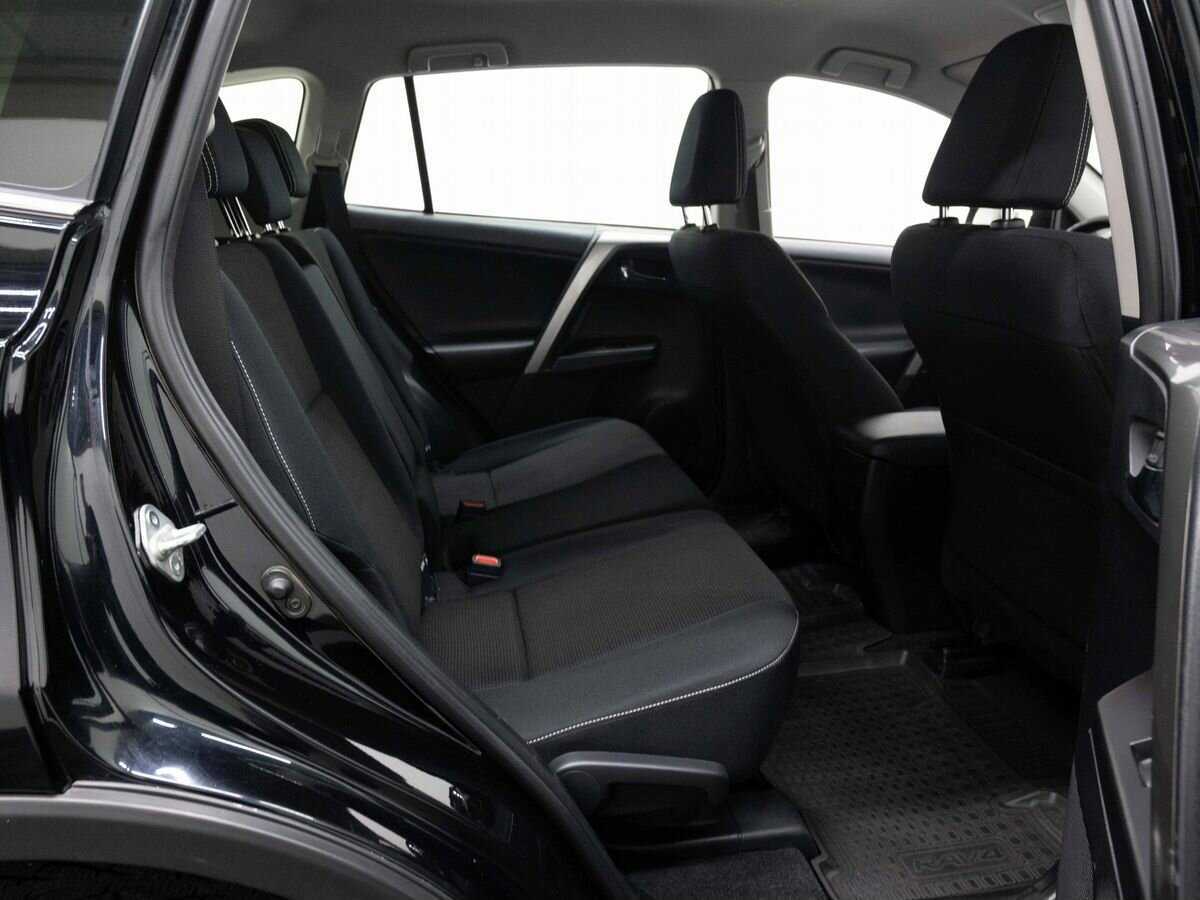 Купить Toyota RAV4 с пробегом. Фото: #10