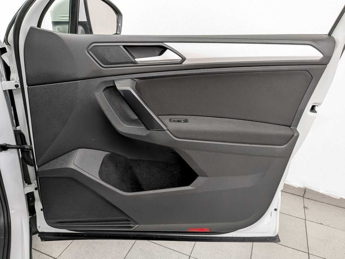 Купить Volkswagen Tiguan с пробегом. Фото: #22