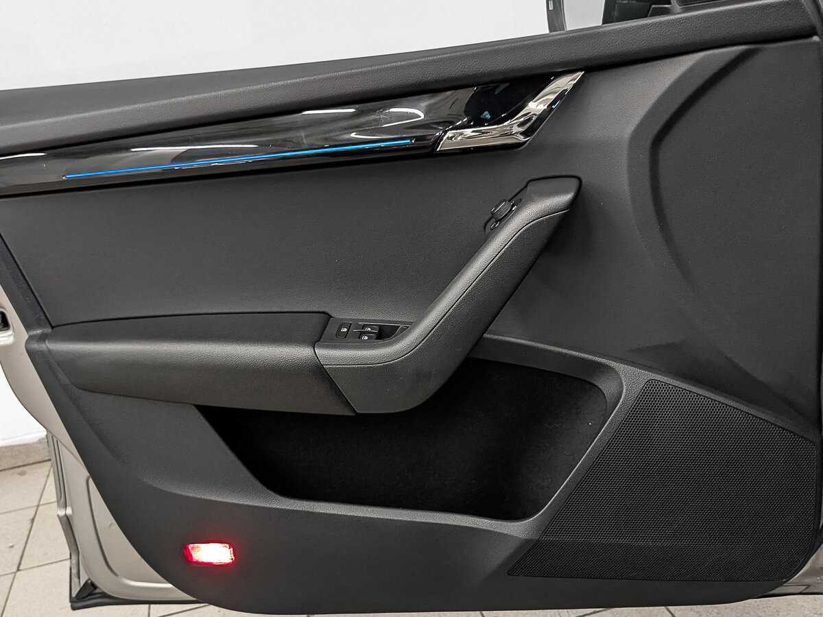 Купить Skoda Octavia с пробегом. Фото: #18