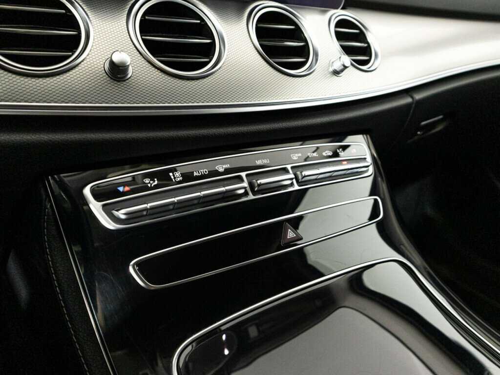 Купить Mercedes-Benz E-Класс с пробегом. Фото: #17