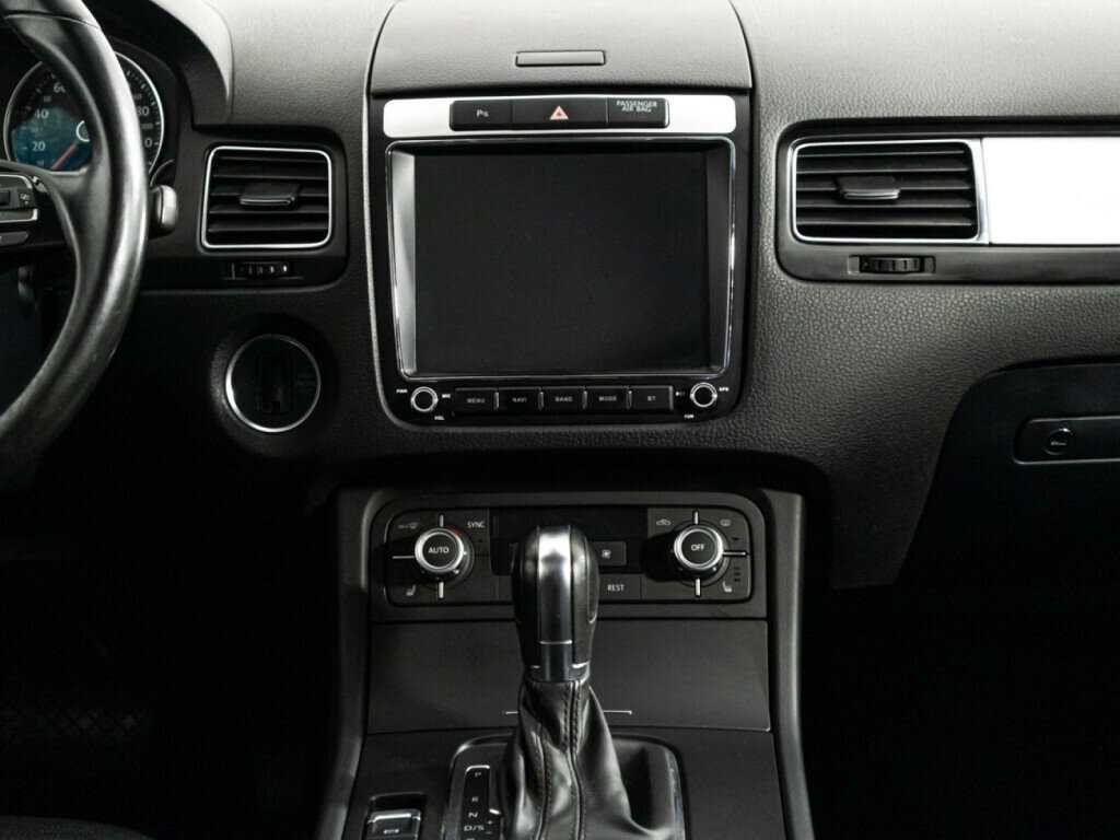 Купить Volkswagen Touareg с пробегом. Фото: #11