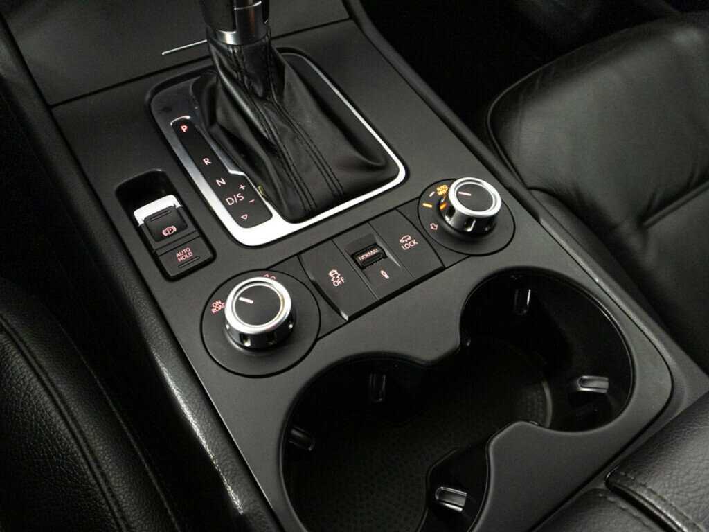 Купить Volkswagen Touareg с пробегом. Фото: #13