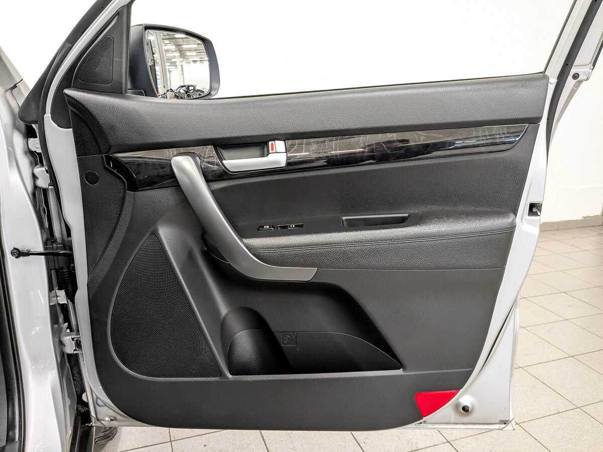 Купить Kia Sorento с пробегом. Фото: #21