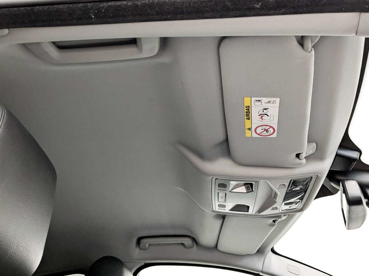 Купить Jaguar XF с пробегом. Фото: #21