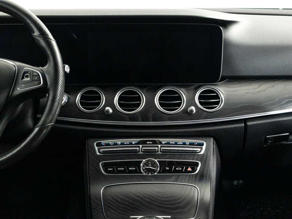 Купить Mercedes-Benz E-Класс с пробегом. Фото: #13