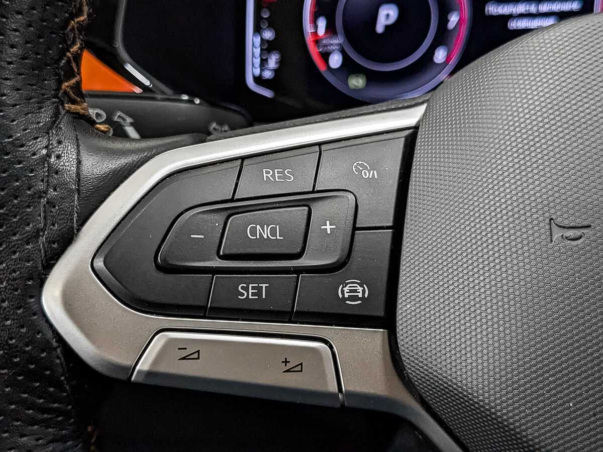 Купить Volkswagen Taos с пробегом. Фото: #28