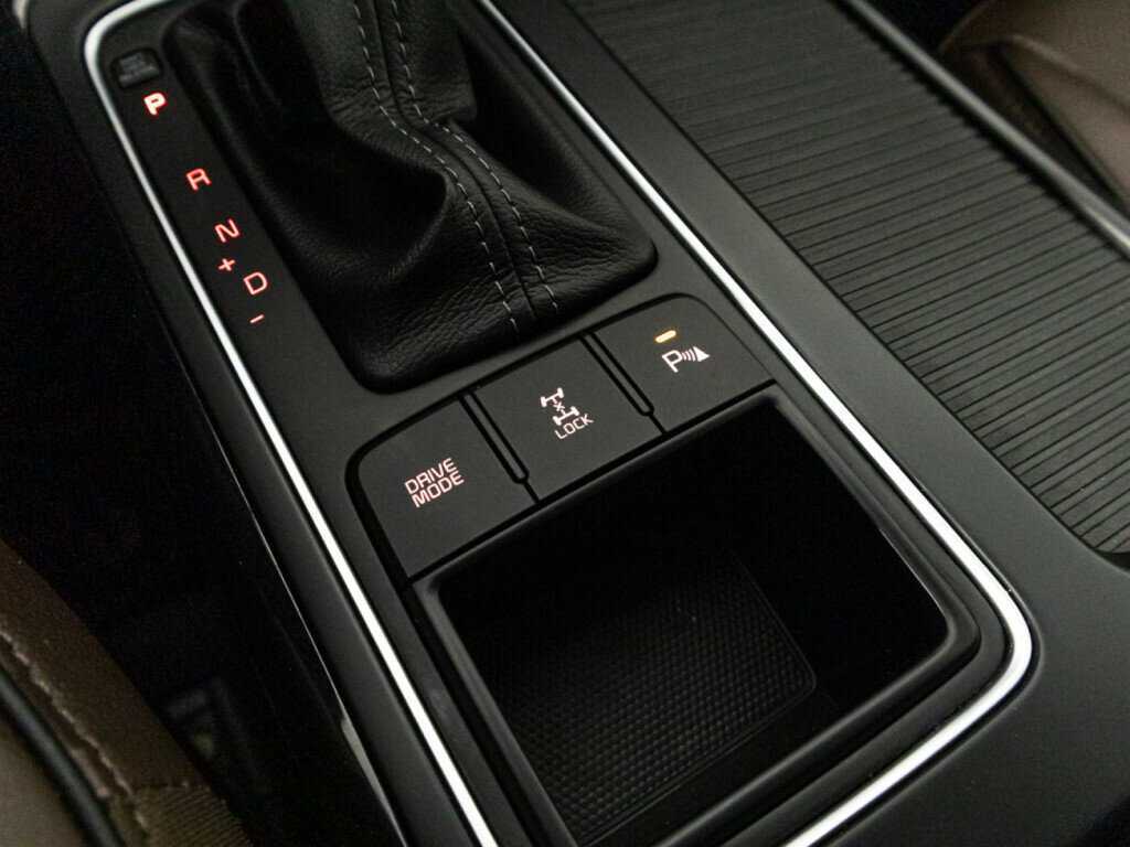 Купить Kia Sorento с пробегом. Фото: #18