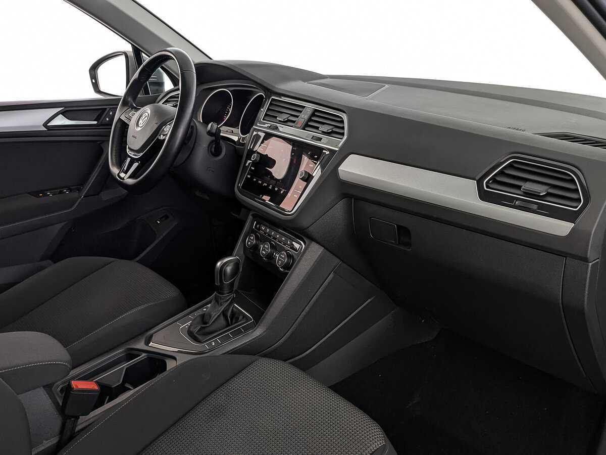 Купить Volkswagen Tiguan с пробегом. Фото: #12