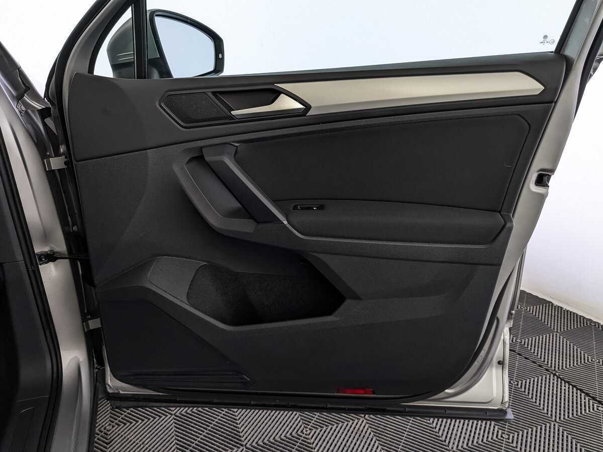 Купить Volkswagen Tiguan с пробегом. Фото: #24
