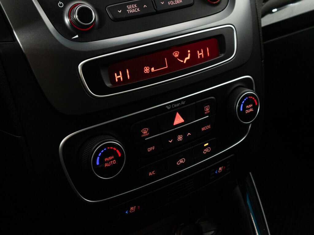 Купить Kia Sorento с пробегом. Фото: #15