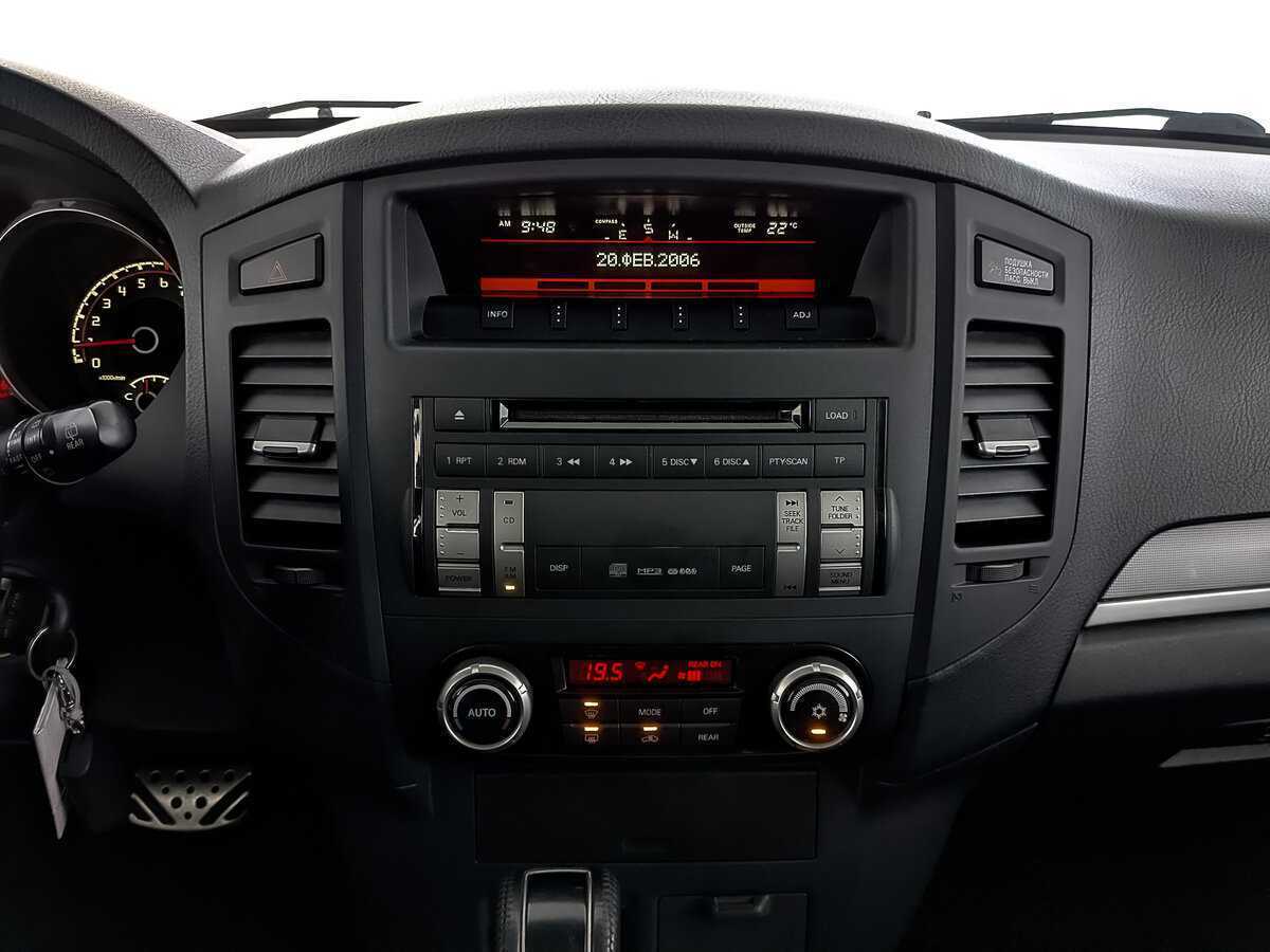 Купить Mitsubishi Pajero с пробегом. Фото: #16