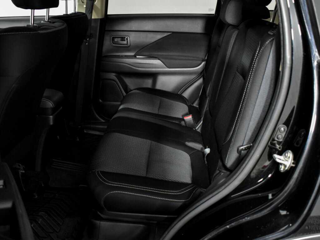 Купить Mitsubishi Outlander с пробегом. Фото: #11