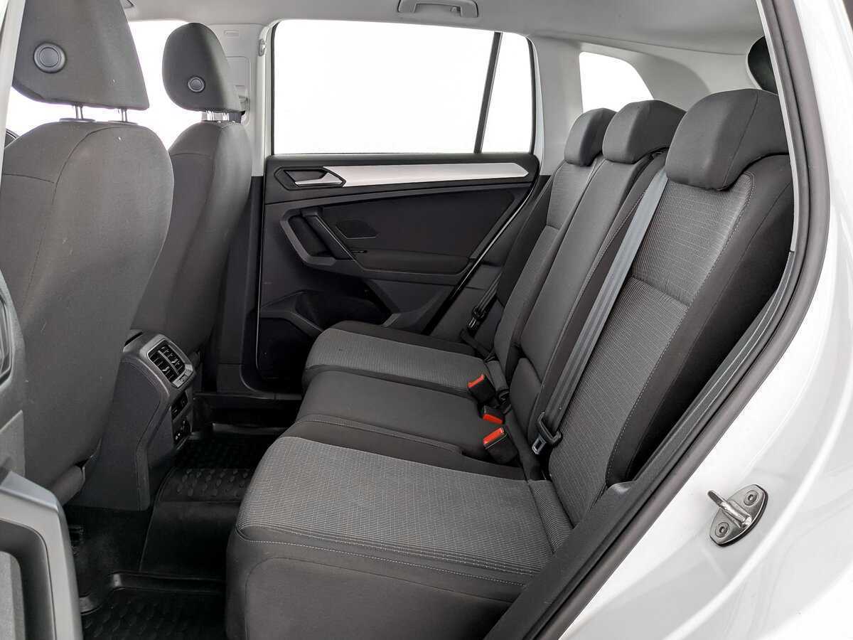 Купить Volkswagen Tiguan с пробегом. Фото: #11