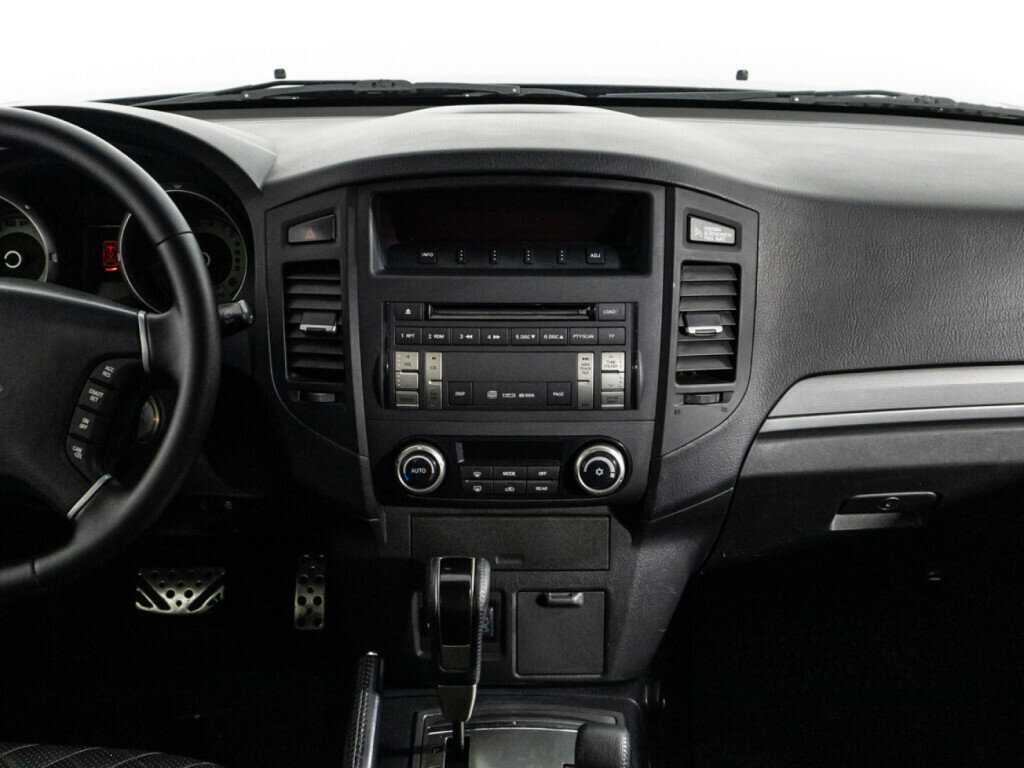 Купить Mitsubishi Pajero с пробегом. Фото: #21