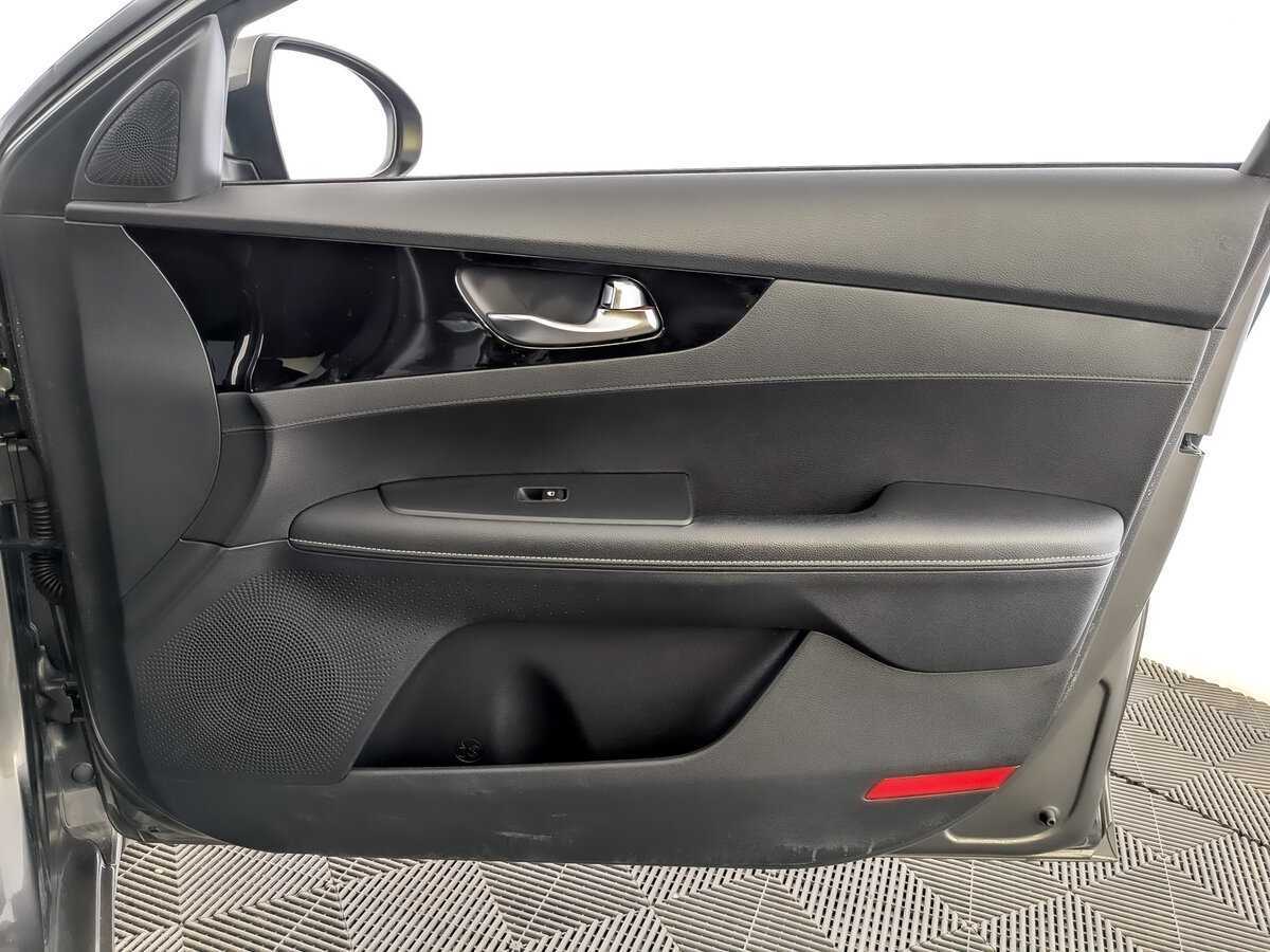 Купить Kia Cerato с пробегом. Фото: #23