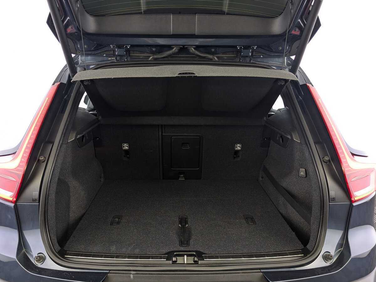 Купить Volvo XC40 с пробегом. Фото: #8