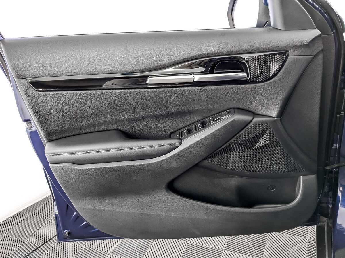 Купить Kia Seltos с пробегом. Фото: #16