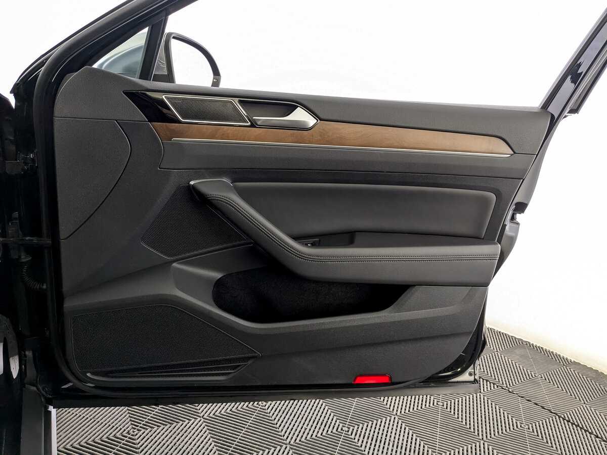 Купить Volkswagen Passat с пробегом. Фото: #24