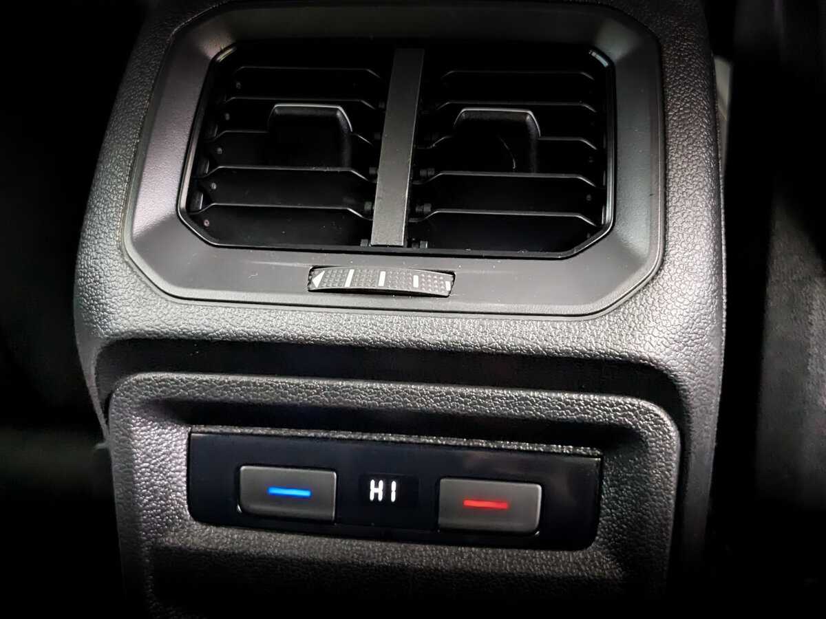 Купить Volkswagen Tiguan с пробегом. Фото: #28