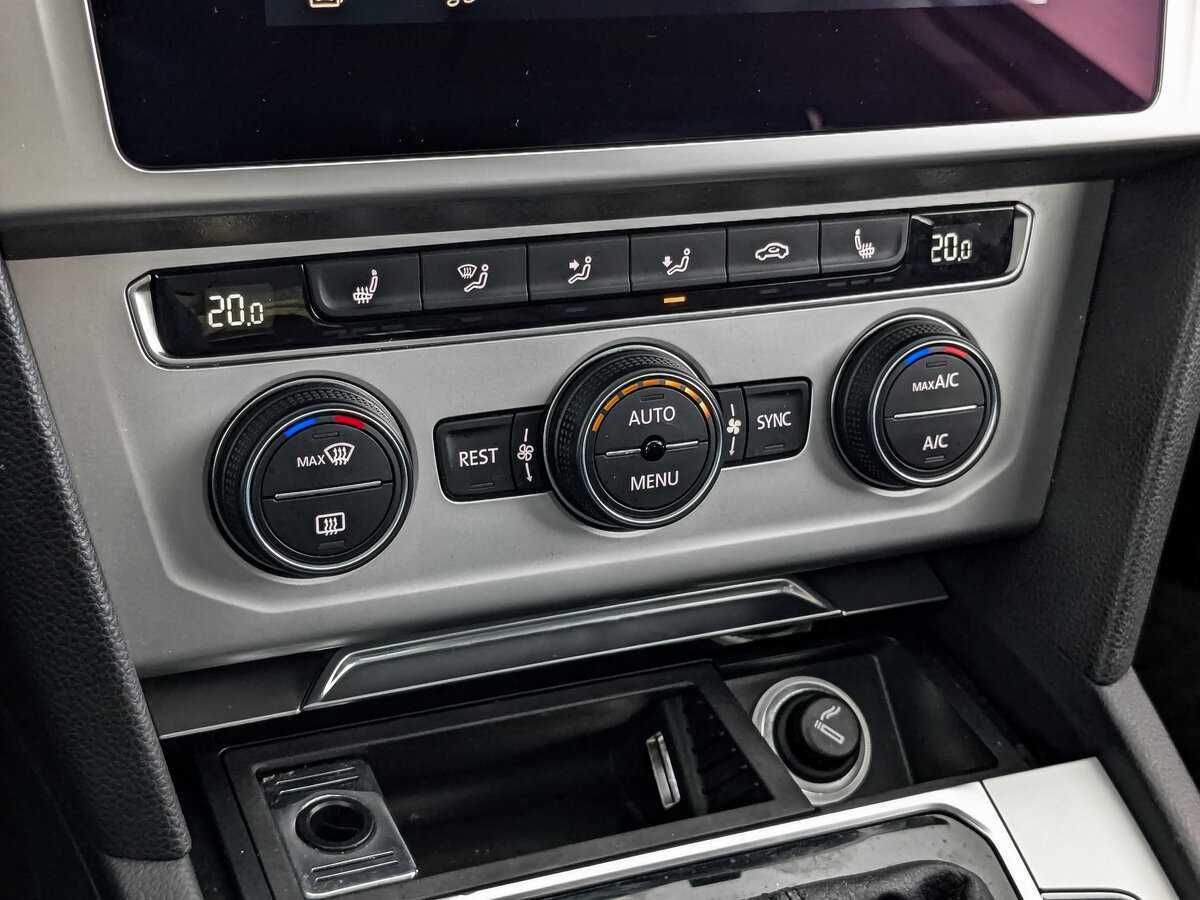 Купить Volkswagen Passat с пробегом. Фото: #20